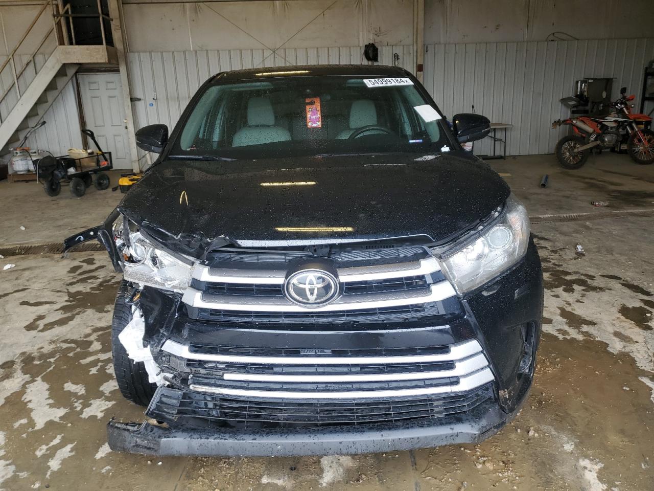 5TDZARFH7KS051081 2019 Toyota Highlander Le