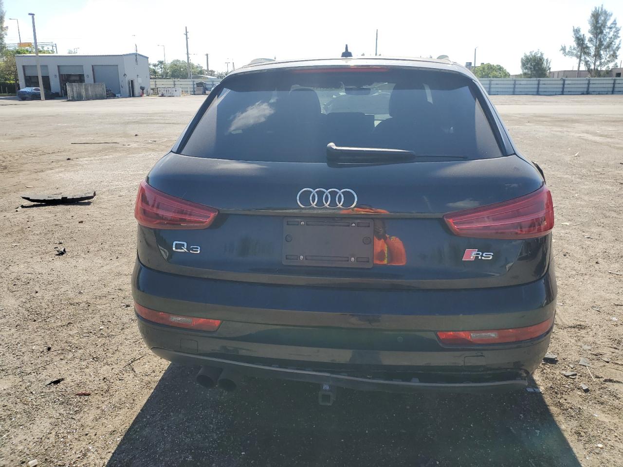 WA1HCCFS4JR003415 2018 Audi Q3 Premium Plus