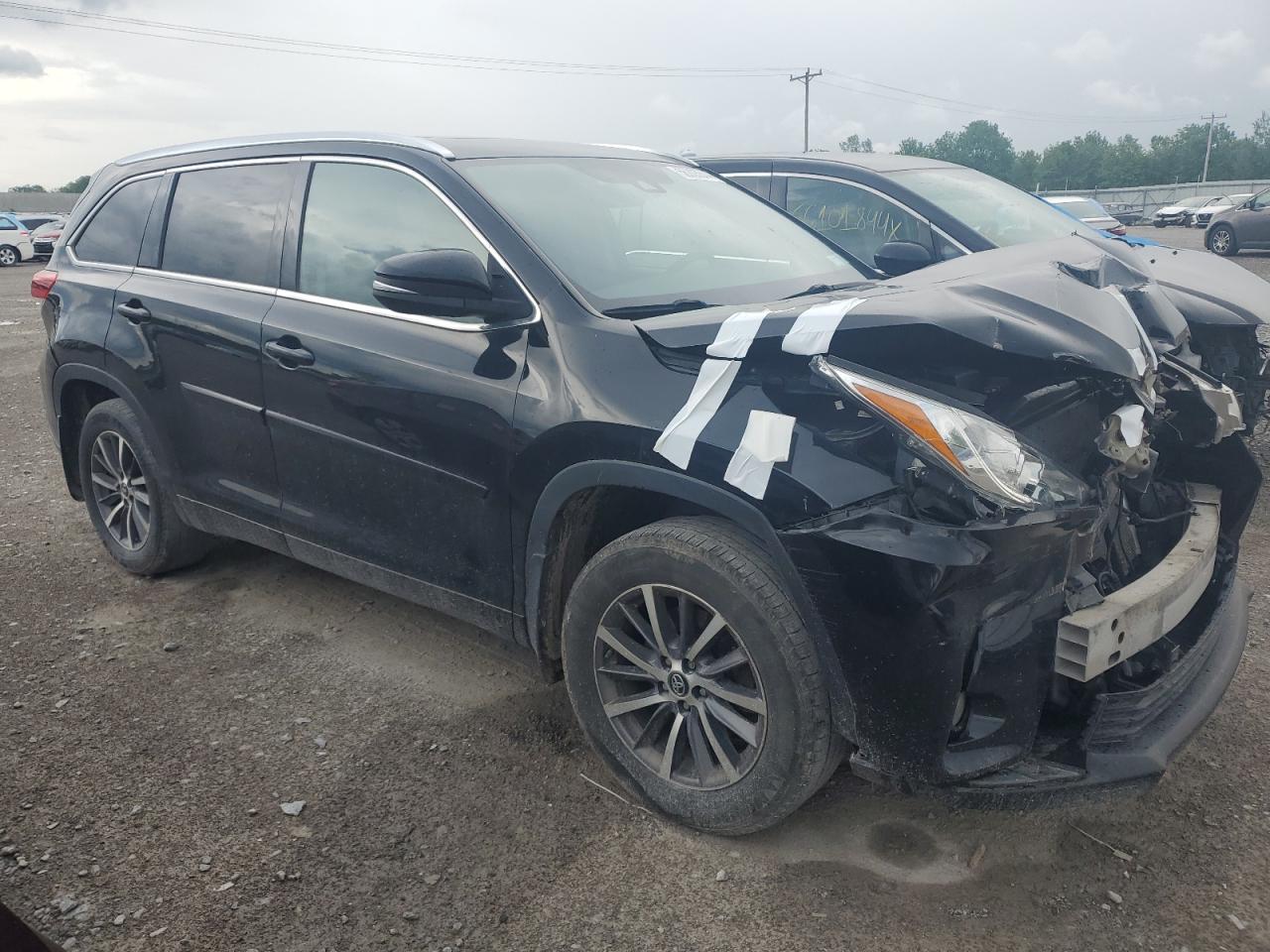 5TDJZRFH5JS844092 2018 Toyota Highlander Se