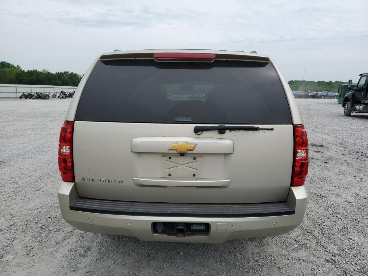 1GNSCJE02ER116728 2014 Chevrolet Suburban C1500 Lt