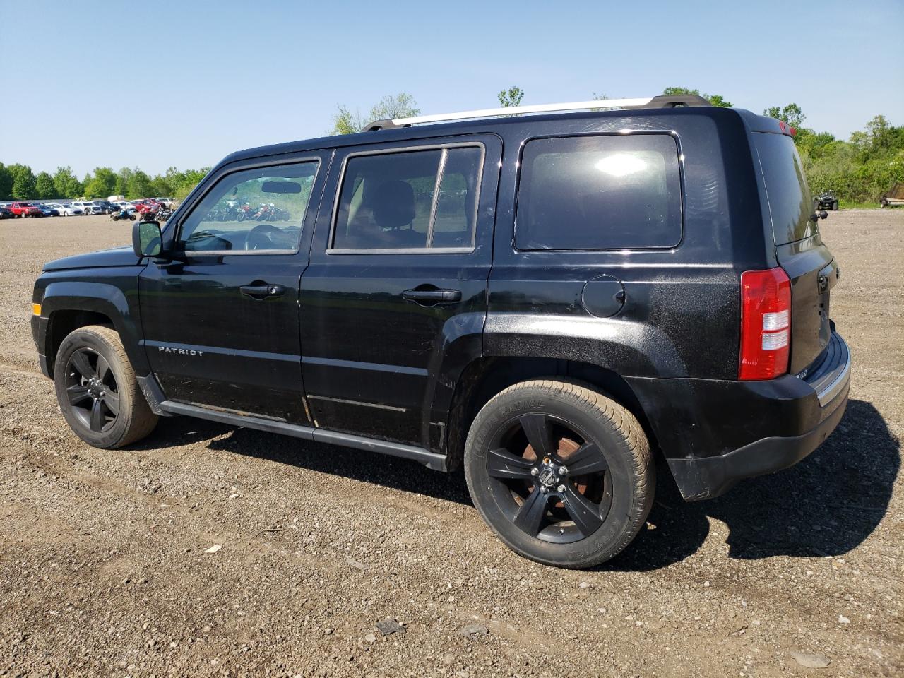 2012 Jeep Patriot Latitude vin: 1C4NJPFB7CD698690