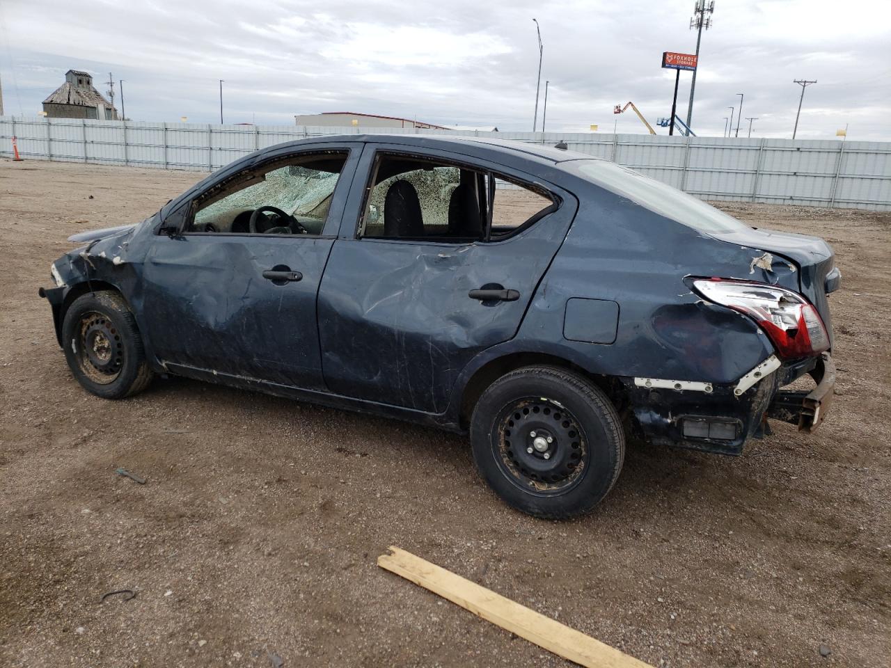 2017 Nissan Versa S vin: 3N1CN7AP8HL879932