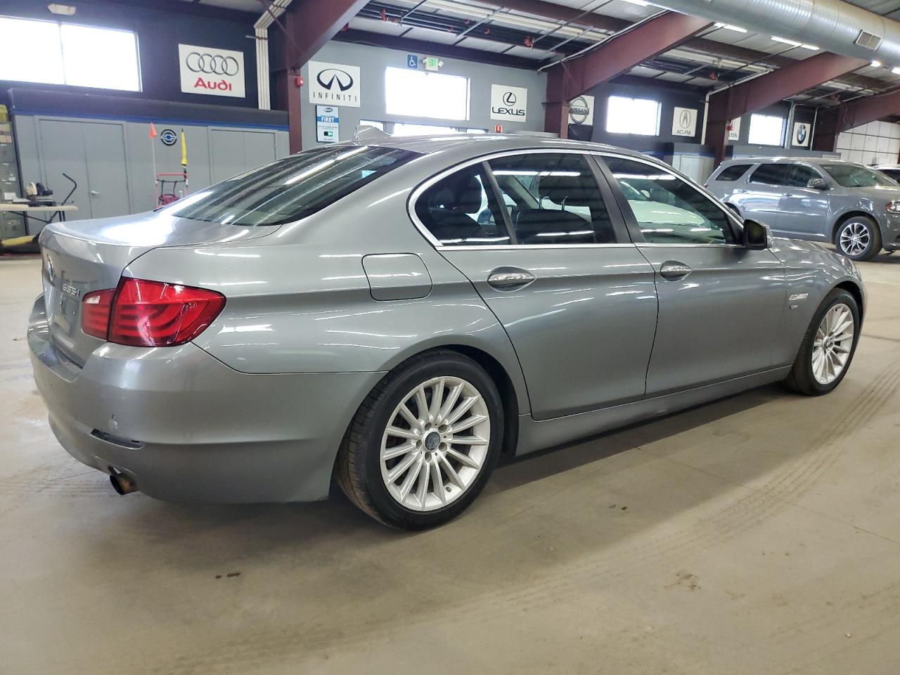 WBAFU7C56BDU55040 2011 BMW 535 Xi