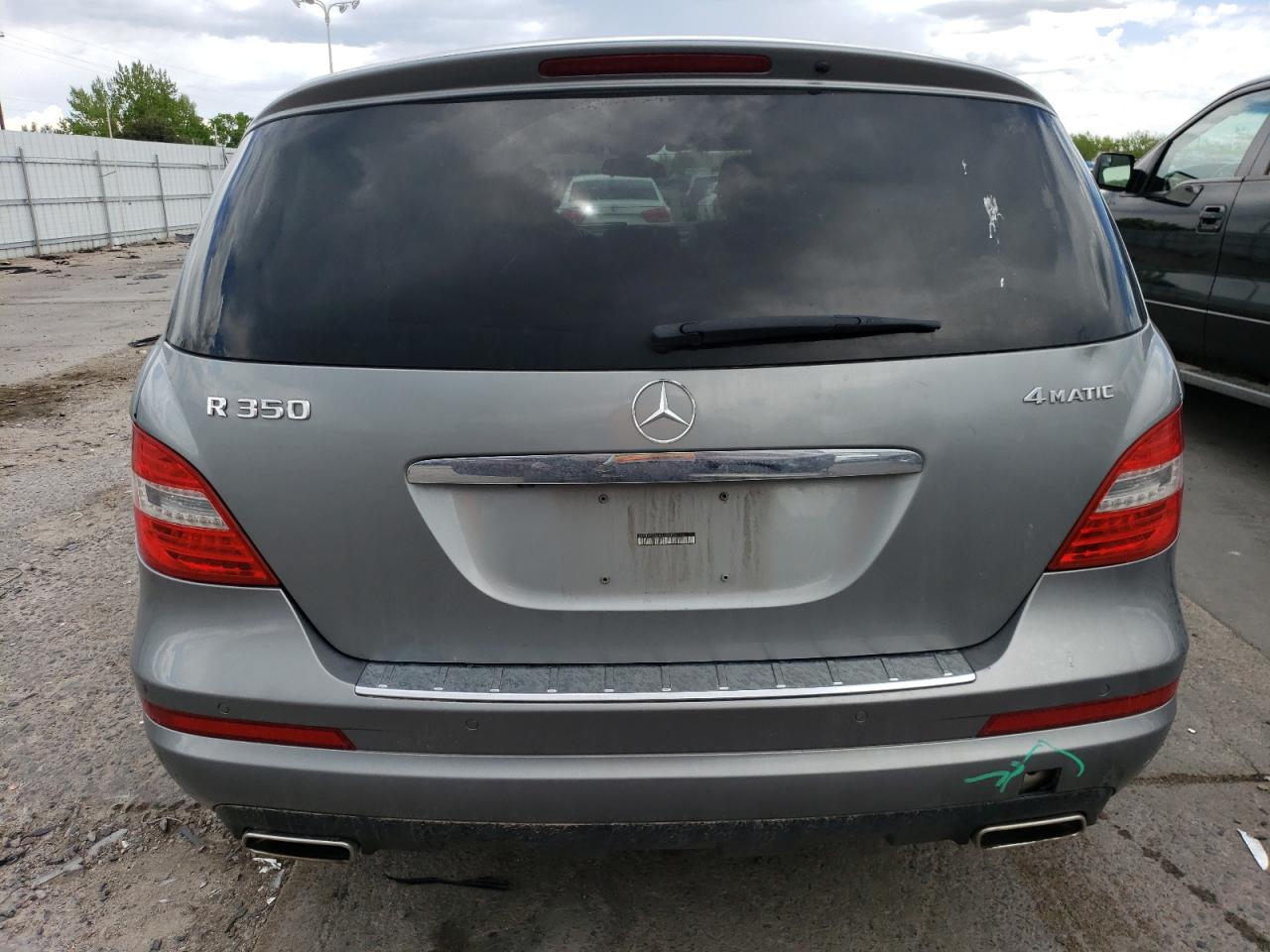 4JGCB6FE5BA118311 2011 Mercedes-Benz R 350 4Matic