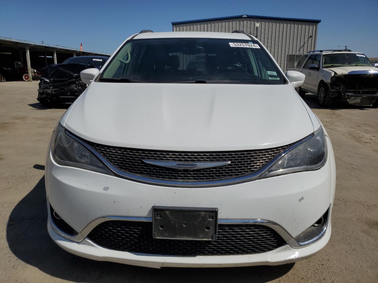 2017 Chrysler Pacifica Touring L vin: 2C4RC1BG3HR621331