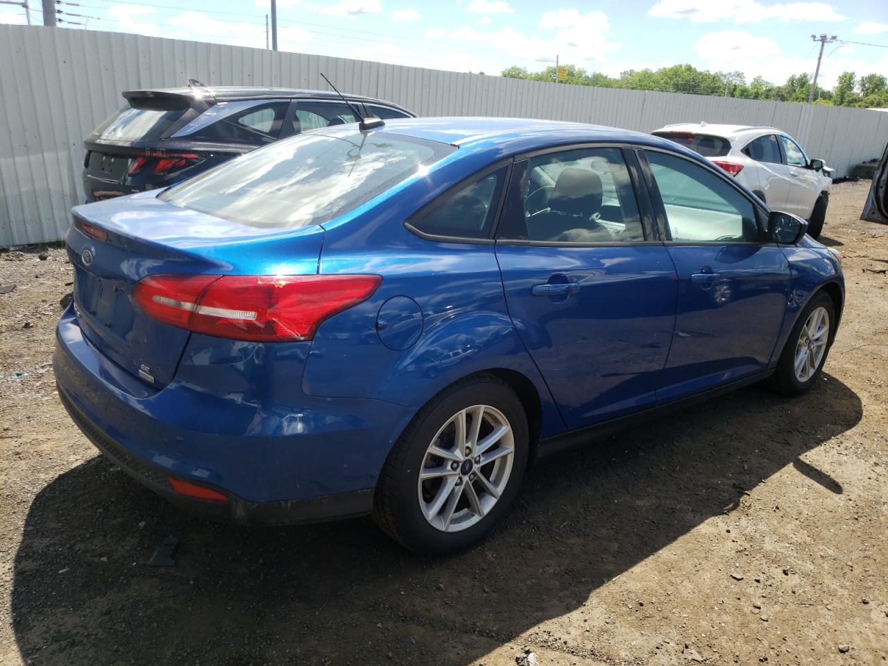 1FADP3FE5JL298374 2018 Ford Focus Se