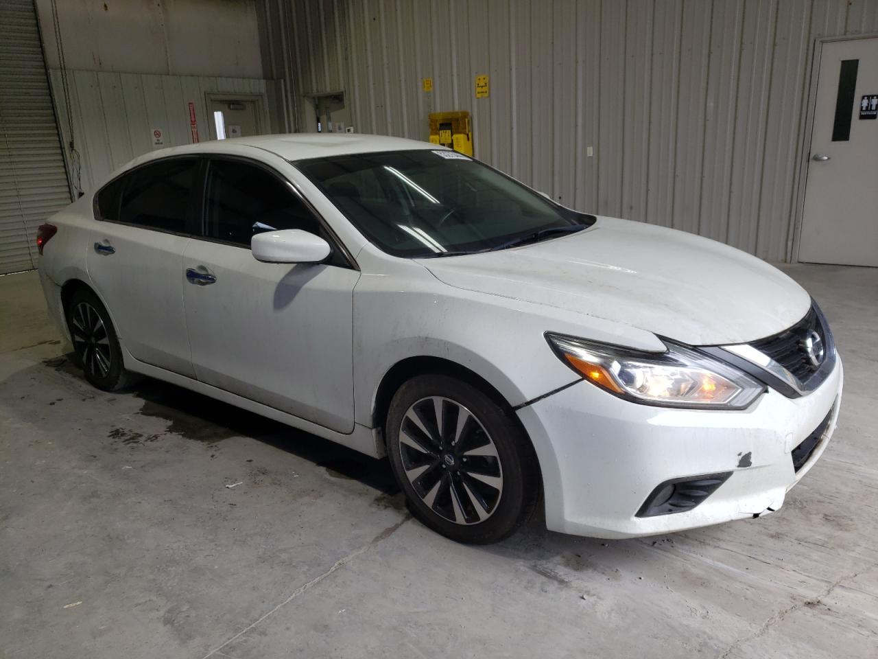 1N4AL3AP0JC272806 2018 Nissan Altima 2.5