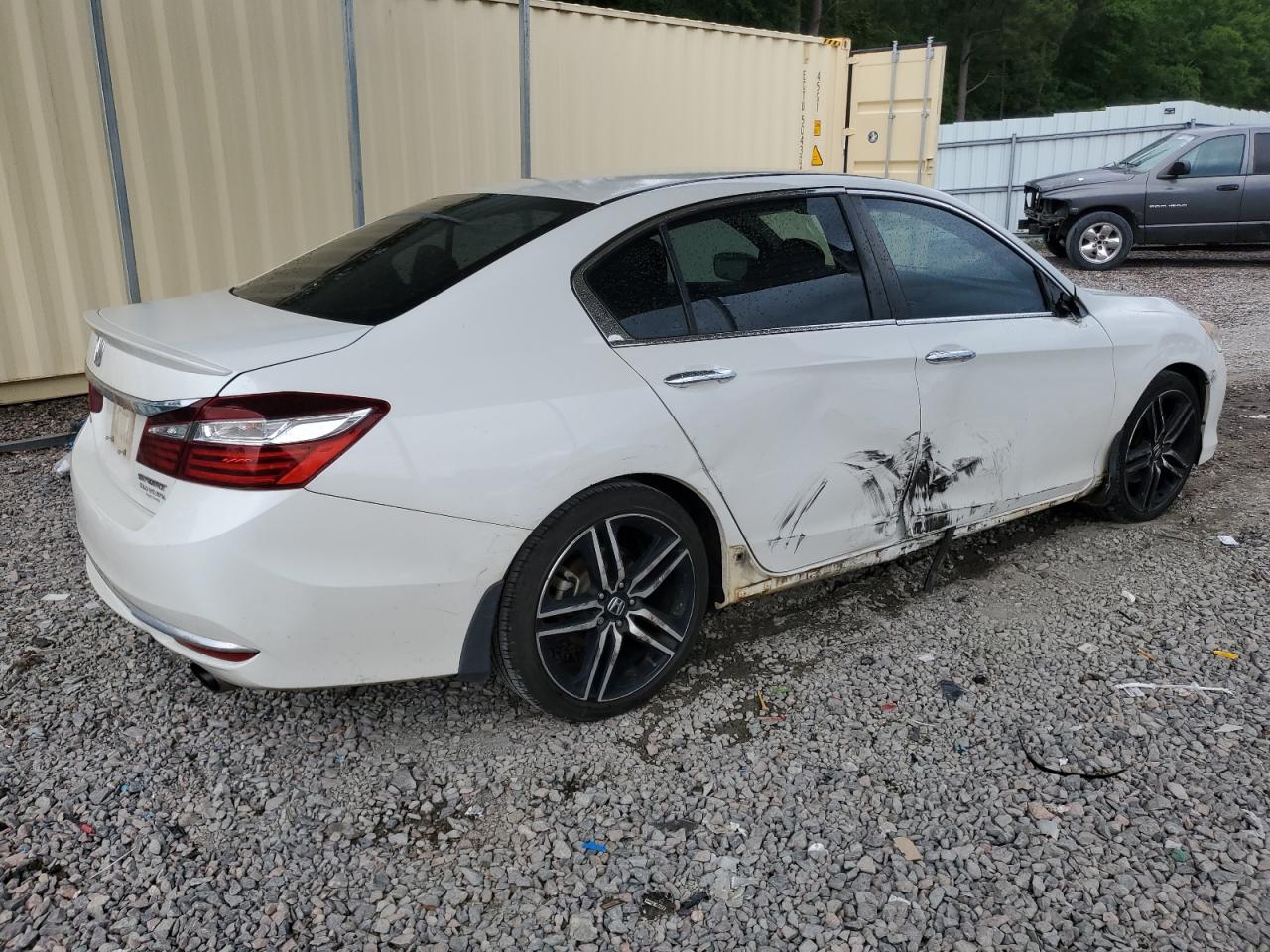 1HGCR2F58HA124722 2017 Honda Accord Sport