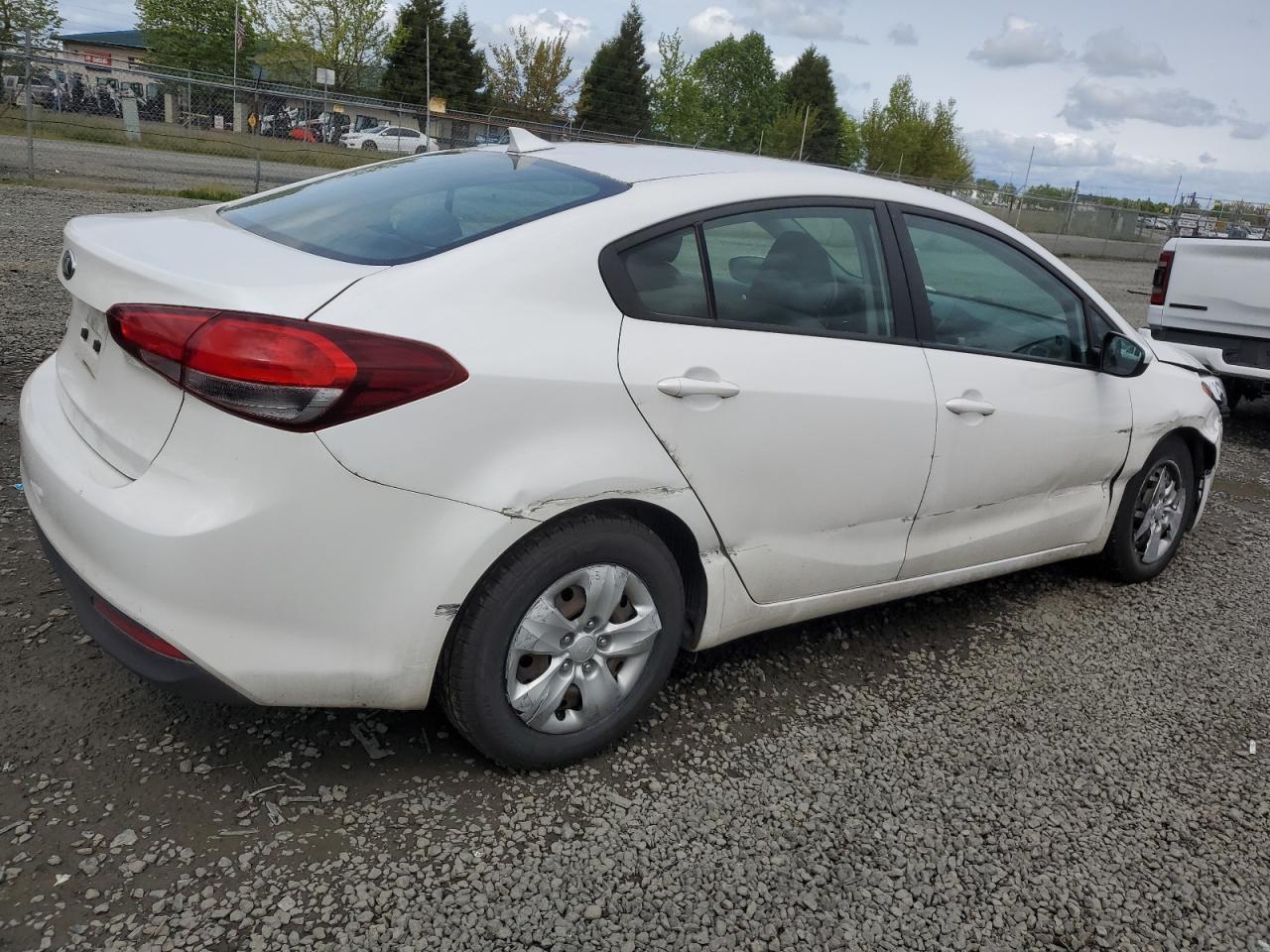 3KPFL4A72HE083034 2017 Kia Forte Lx