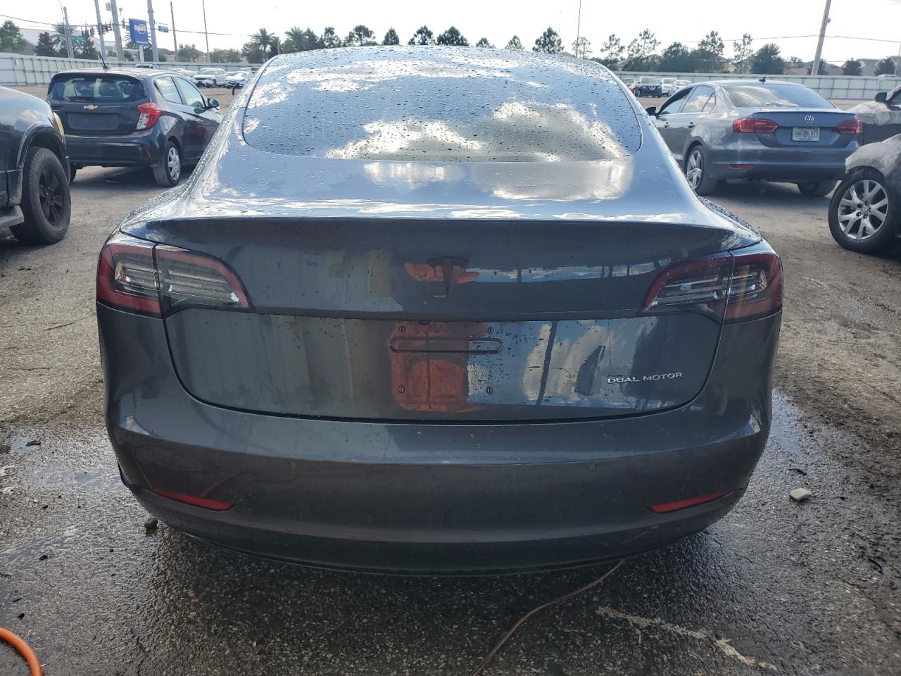 5YJ3E1EB1JF119452 2018 Tesla Model 3