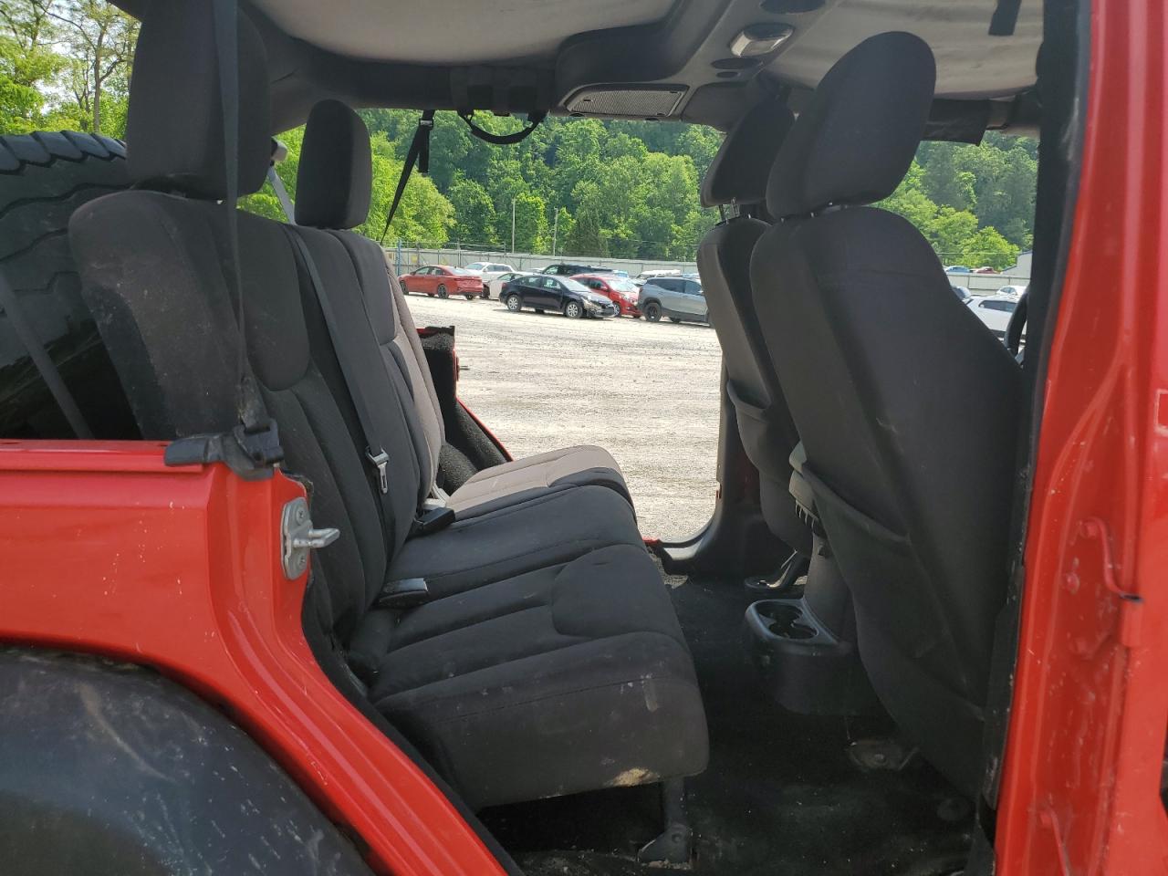 1C4BJWDG1FL562917 2015 Jeep Wrangler Unlimited Sport