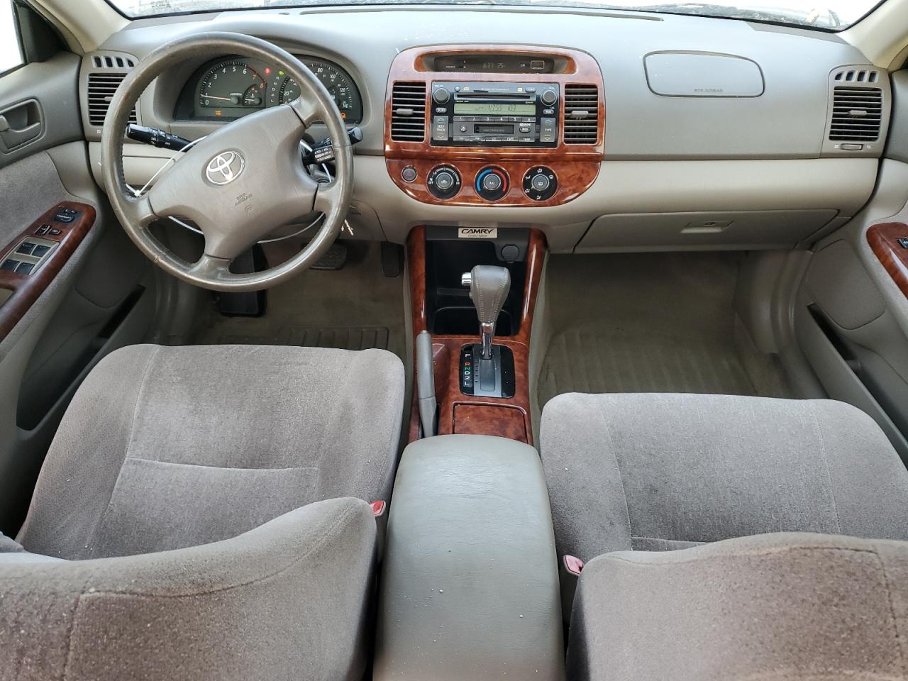 JTDBE32K840262204 2004 Toyota Camry Le