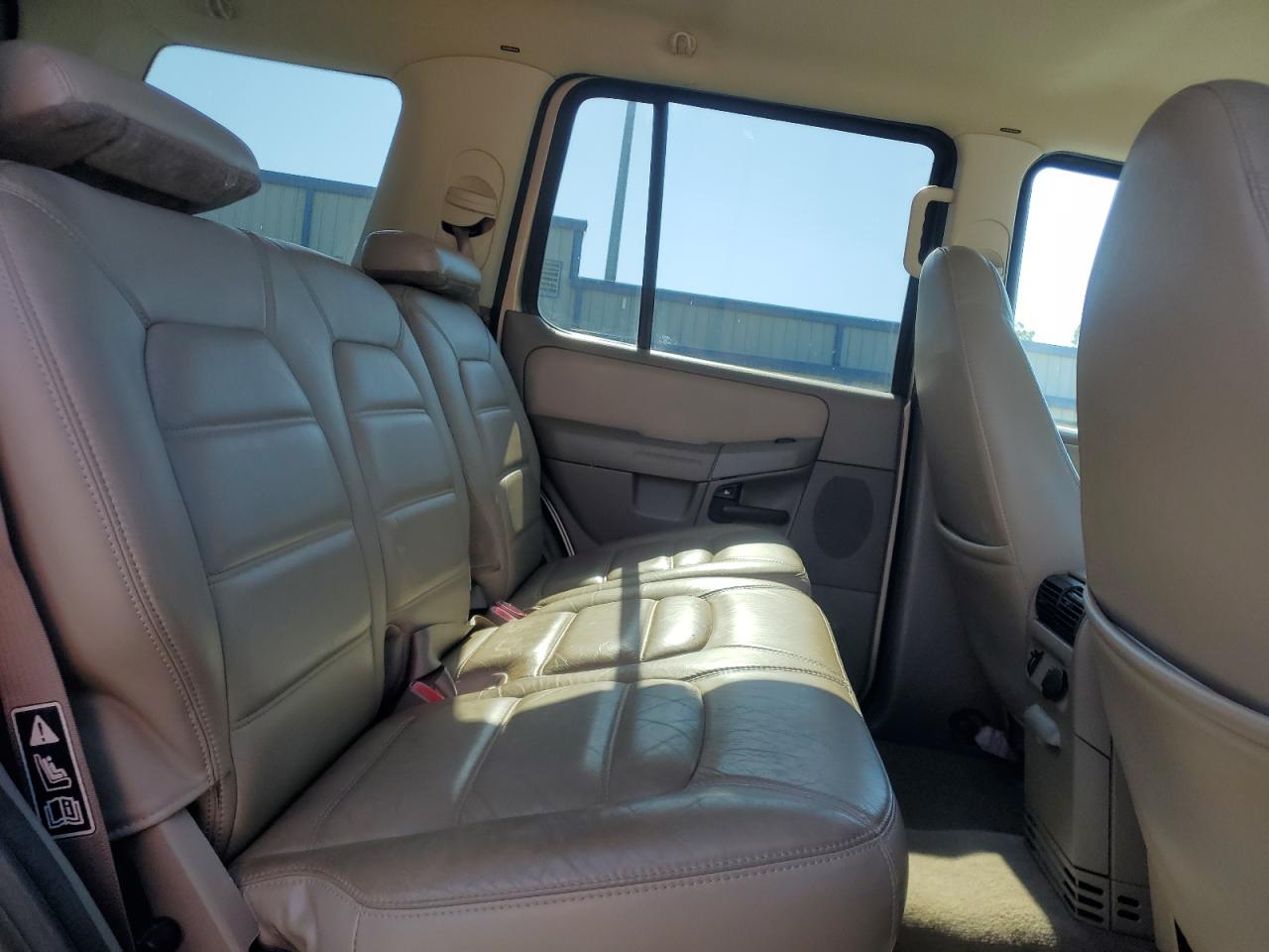 1FMDU63E62UB14673 2002 Ford Explorer Xlt