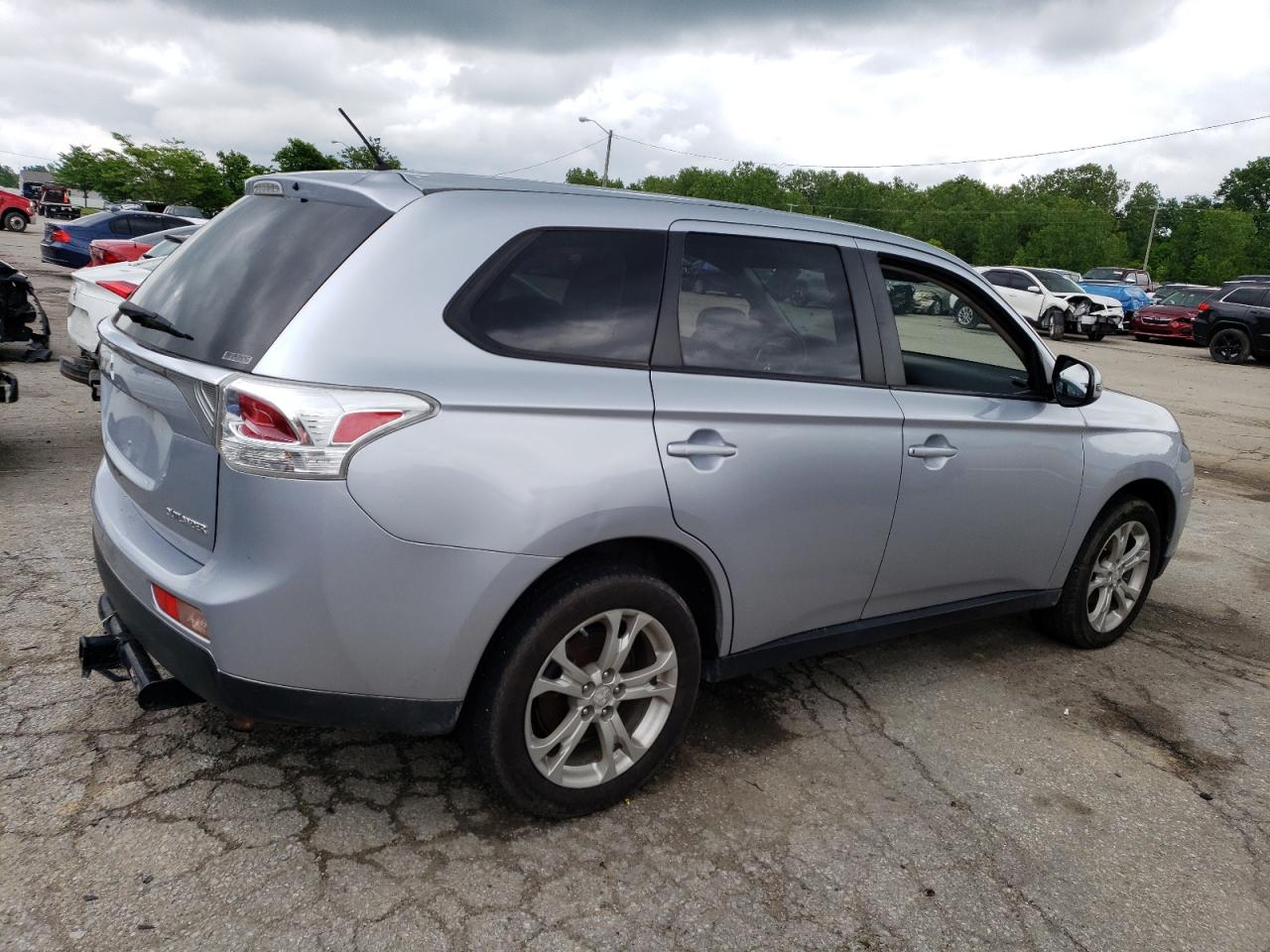 JA4AZ3A34EZ013688 2014 Mitsubishi Outlander Se