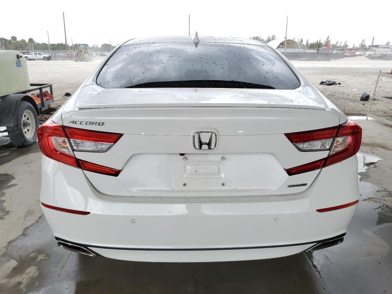 1HGCV2F92JA015015 2018 Honda Accord Touring