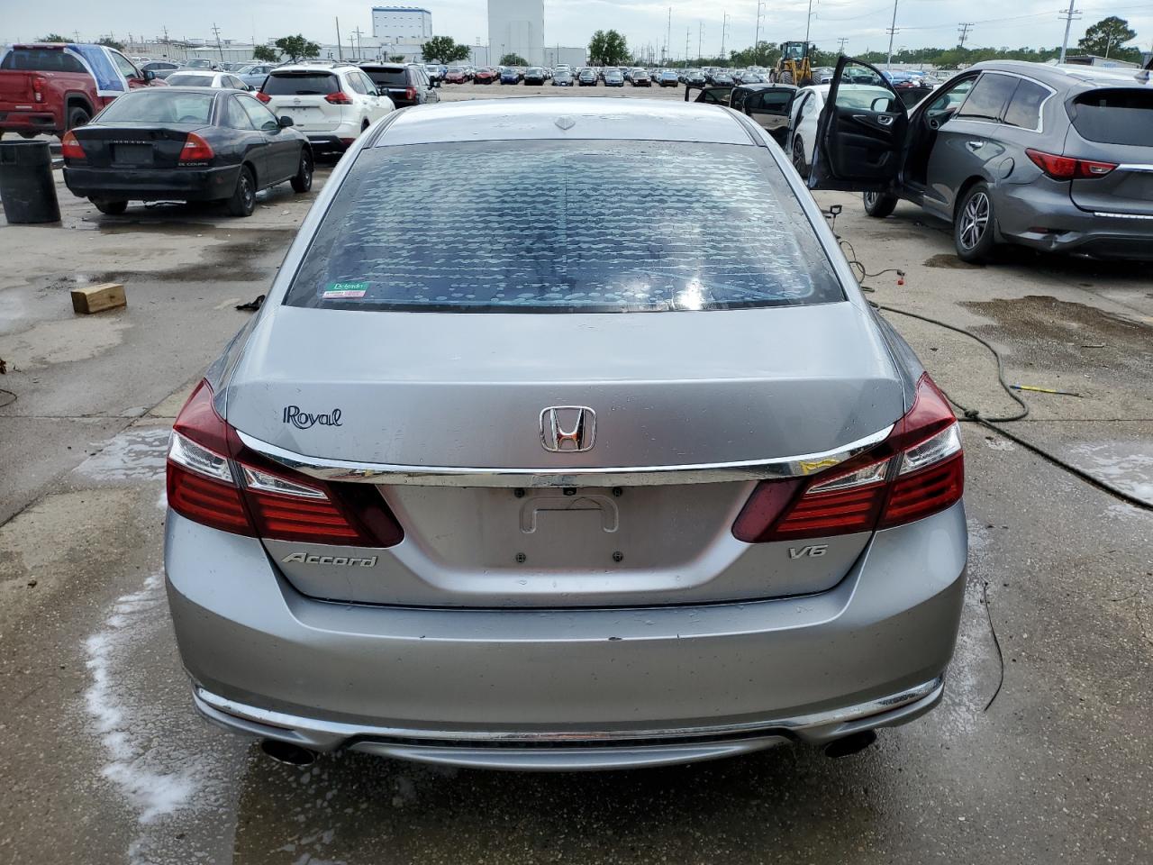 1HGCR3F84GA015334 2016 Honda Accord Exl