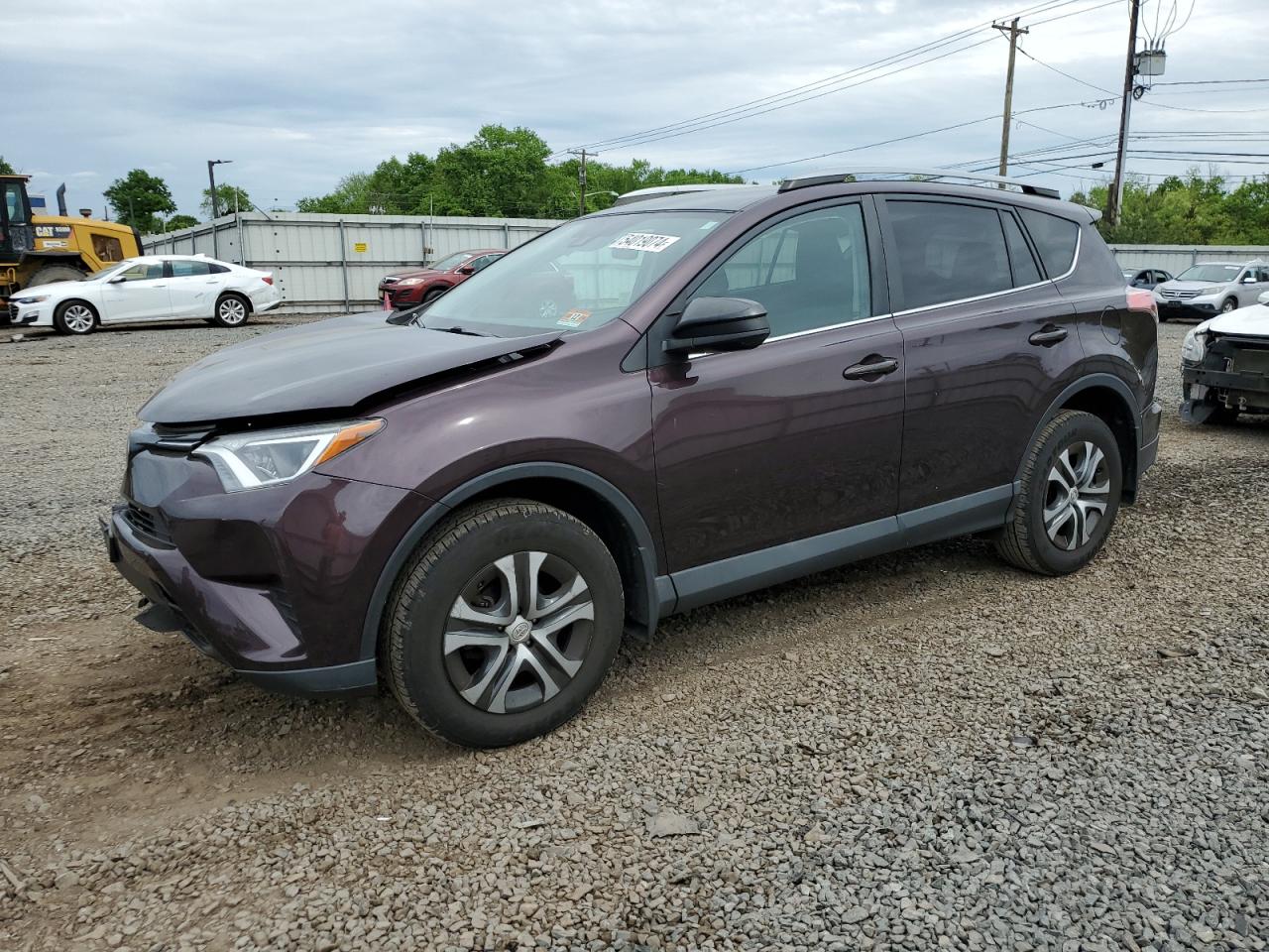 2T3BFREV7JW728816 2018 Toyota Rav4 Le