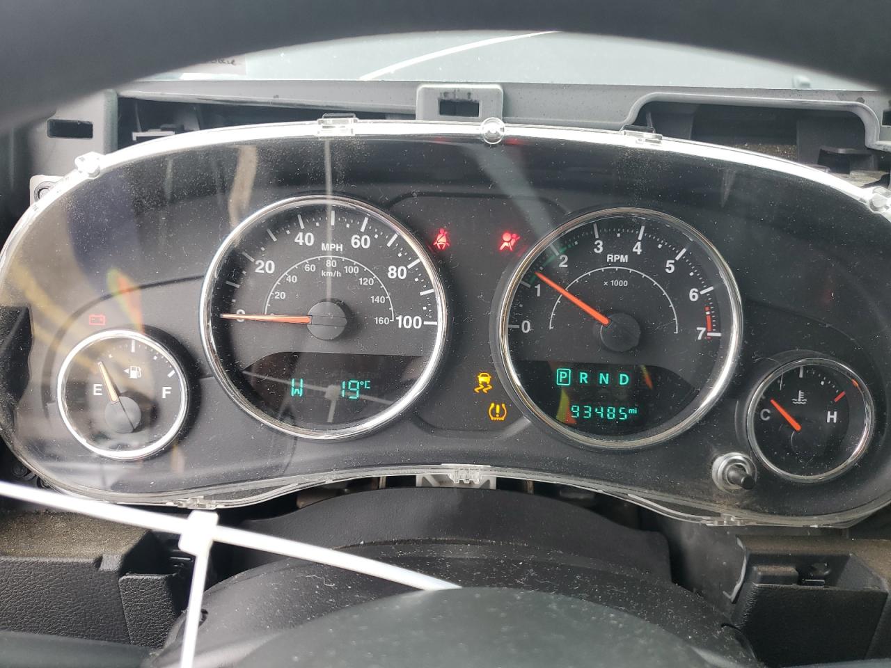 1C4BJWDG1FL654870 2015 Jeep Wrangler Unlimited Sport