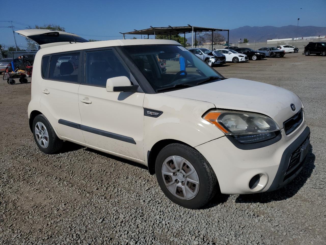 KNDJT2A51D7774711 2013 Kia Soul