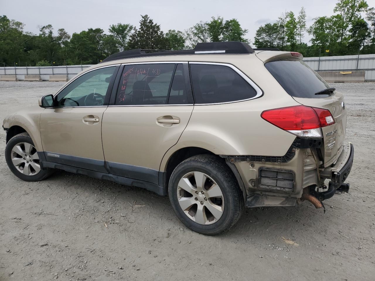 4S4BRCKC5A3339968 2010 Subaru Outback 2.5I Limited