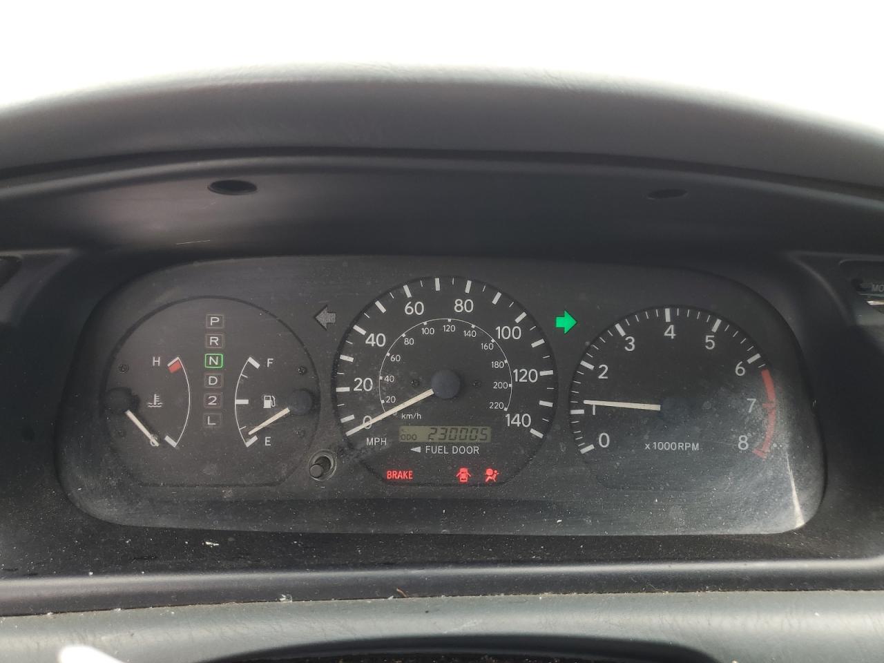 4T1BF22K8YU108710 2000 Toyota Camry Le