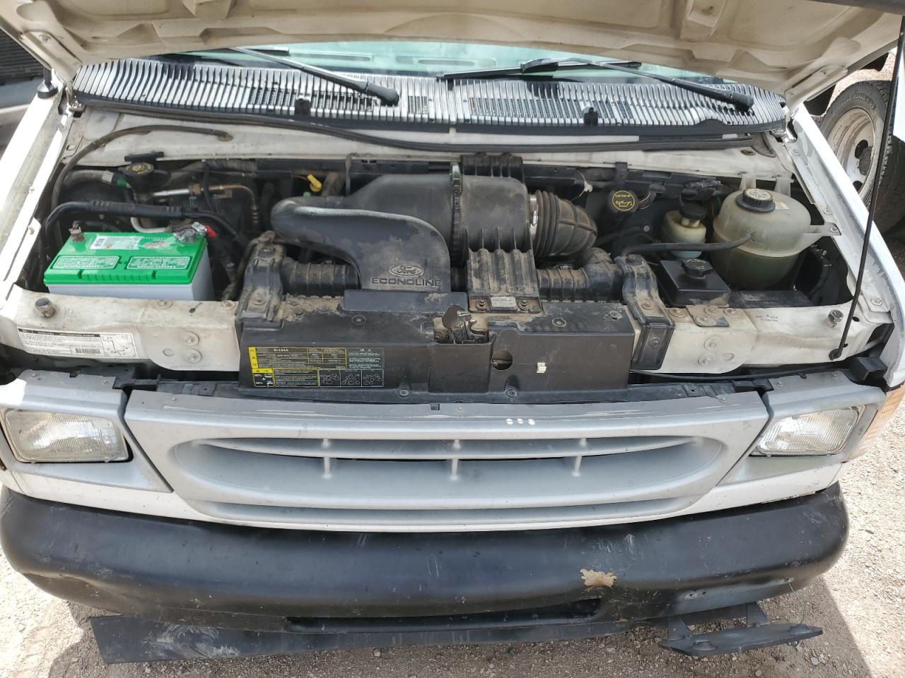 1FTRE142X2HB49739 2002 Ford Econoline E150 Van