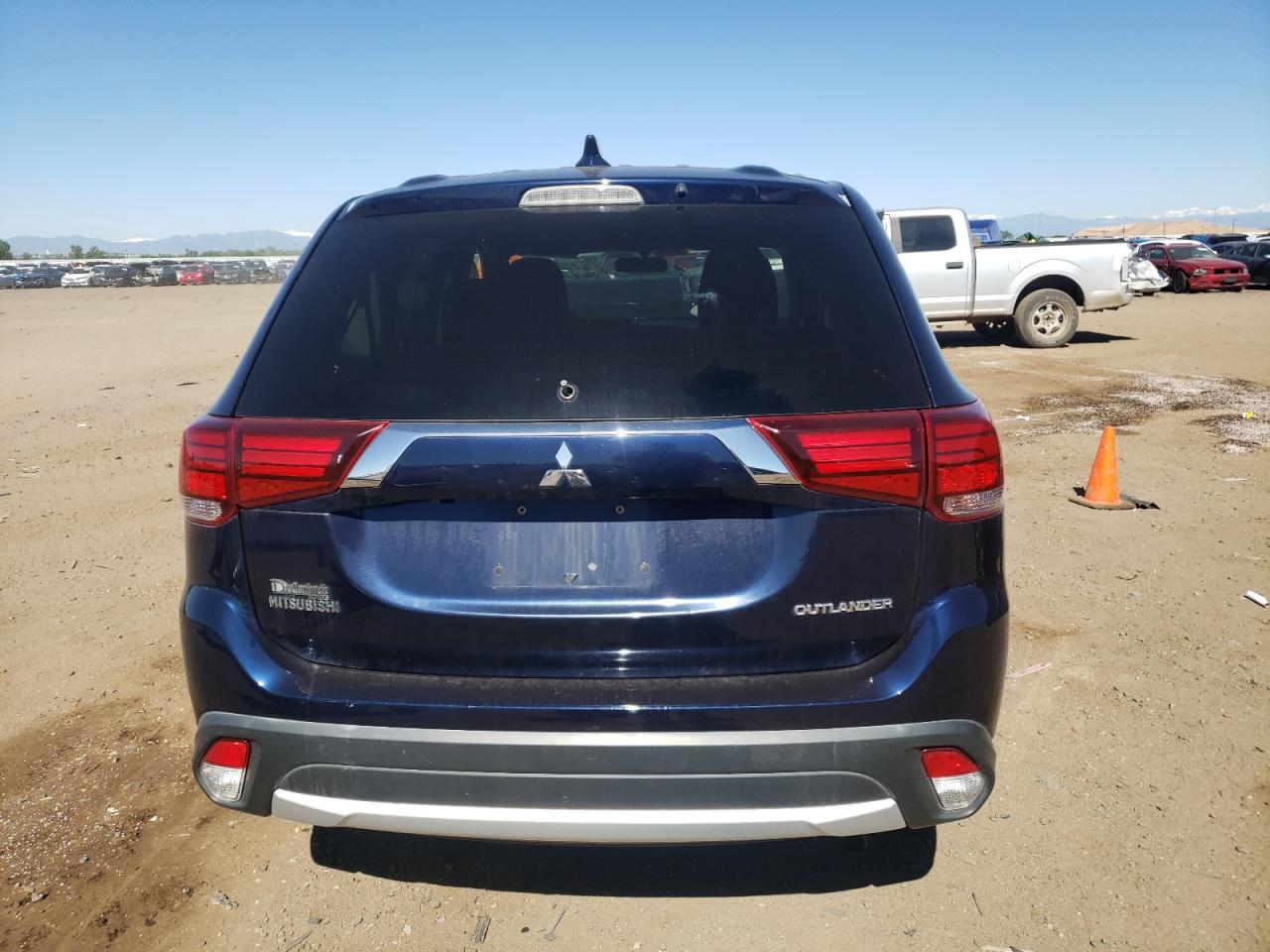 JA4AZ2A3XHZ017341 2017 Mitsubishi Outlander Es