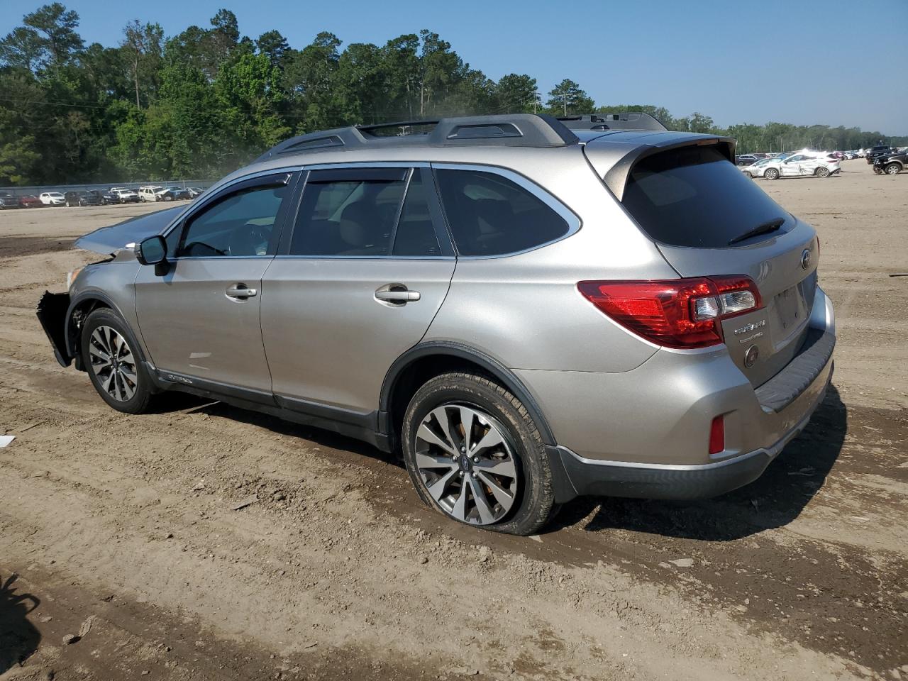 2015 Subaru Outback 3.6R Limited vin: 4S4BSENC1F3242883