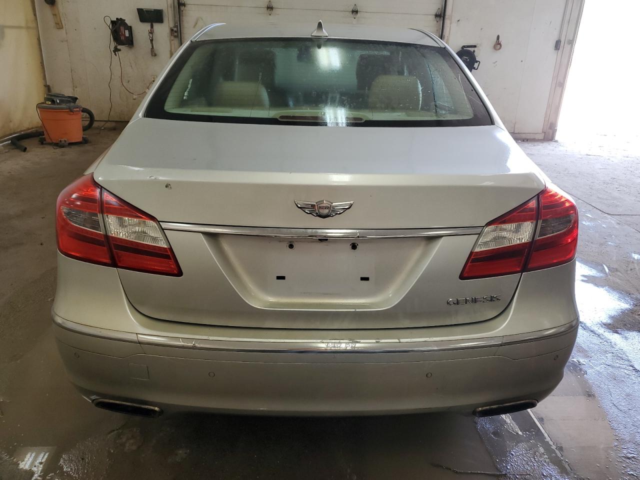 2012 Hyundai Genesis 3.8L vin: KMHGC4DDXCU192823