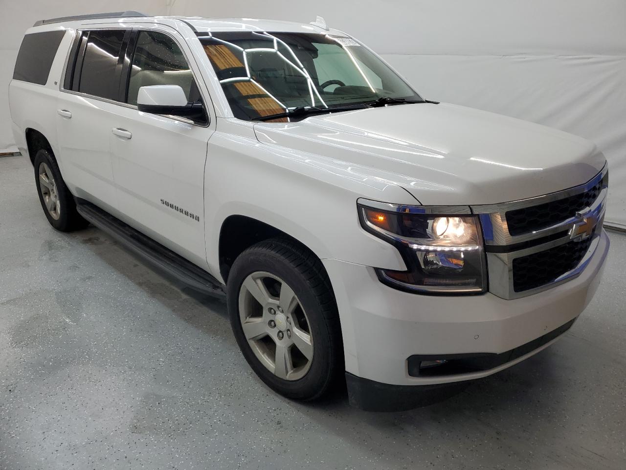 1GNSCHKC0HR364357 2017 Chevrolet Suburban C1500 Lt