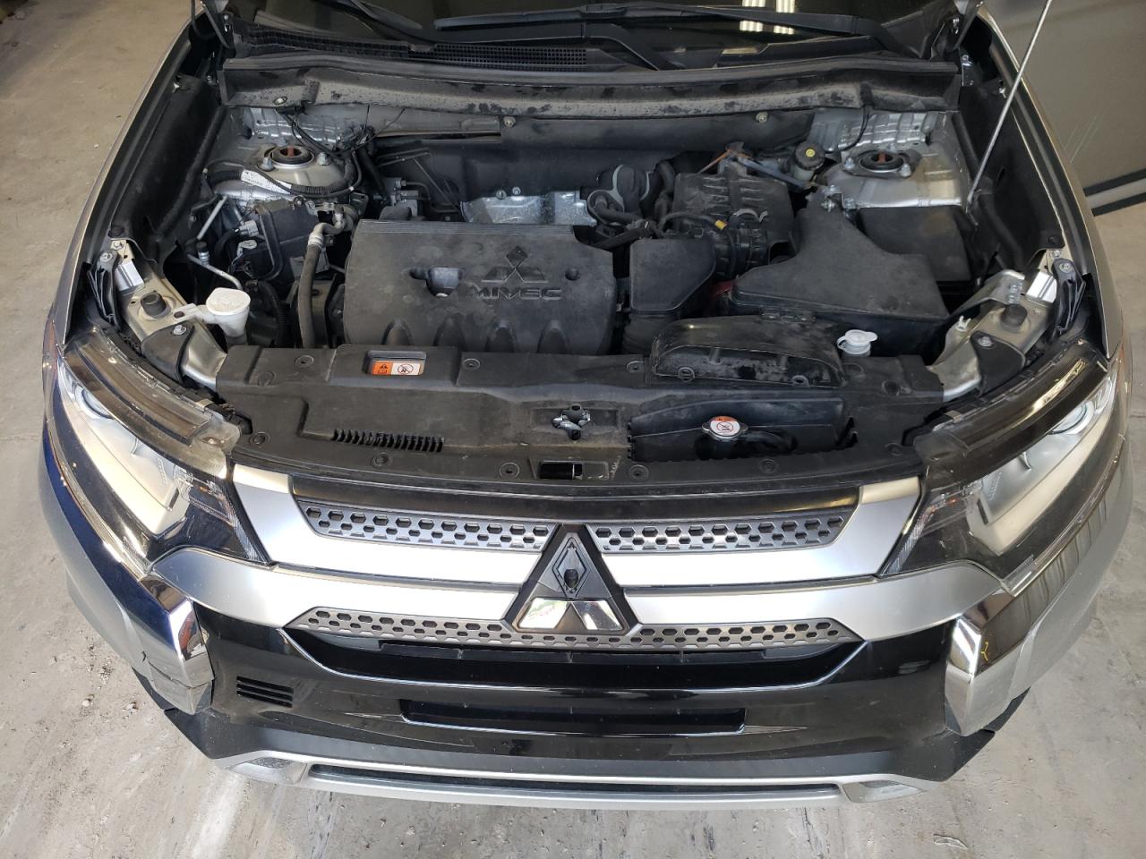 JA4AZ3A34KZ045049 2019 Mitsubishi Outlander Se