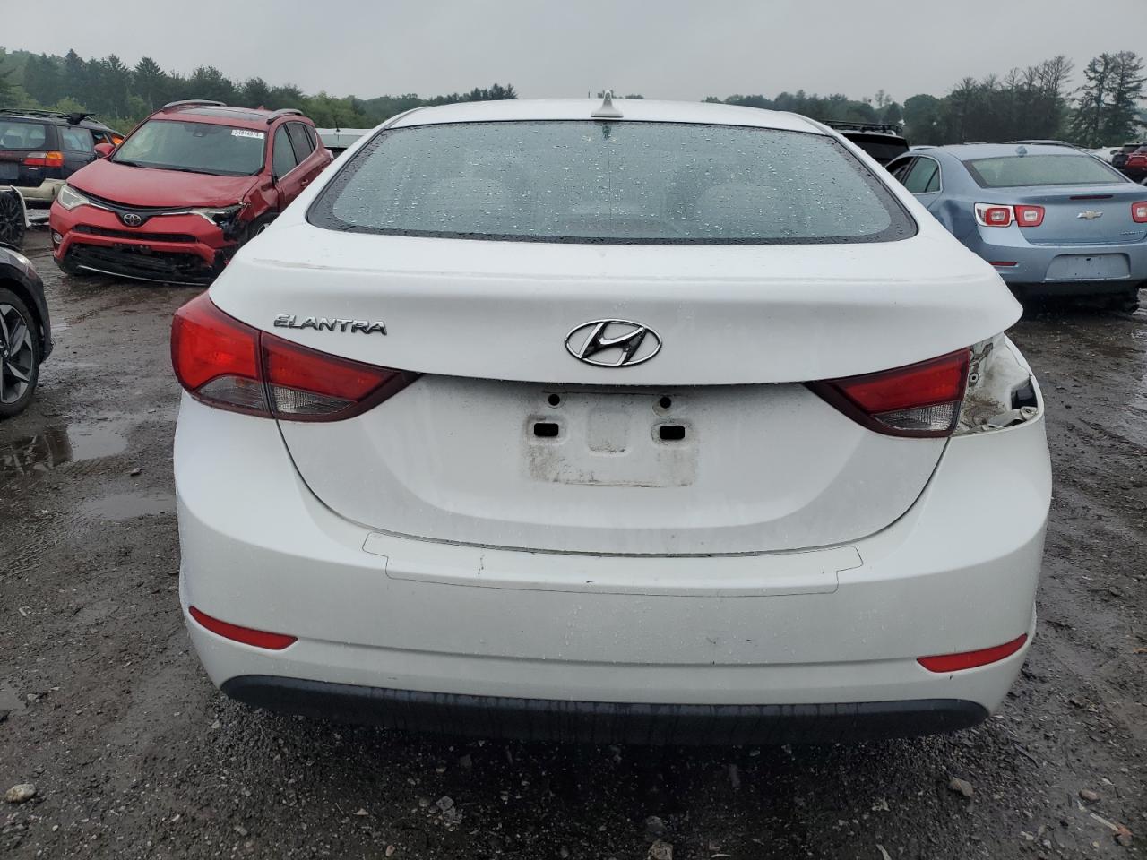 5NPDH4AE6GH721612 2016 Hyundai Elantra Se