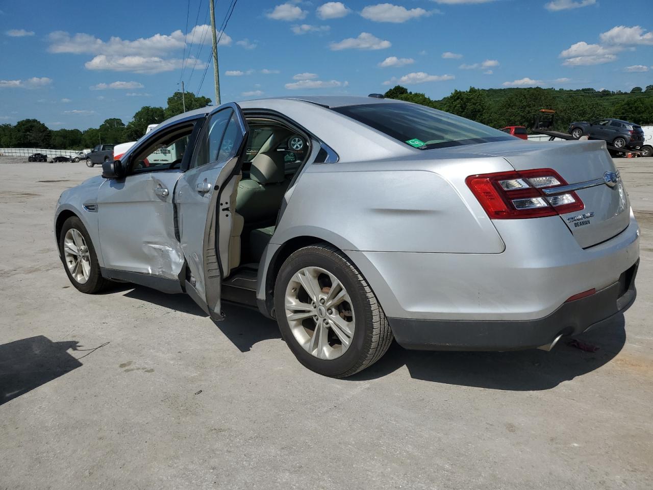 2018 Ford Taurus Se vin: 1FAHP2D83JG115300