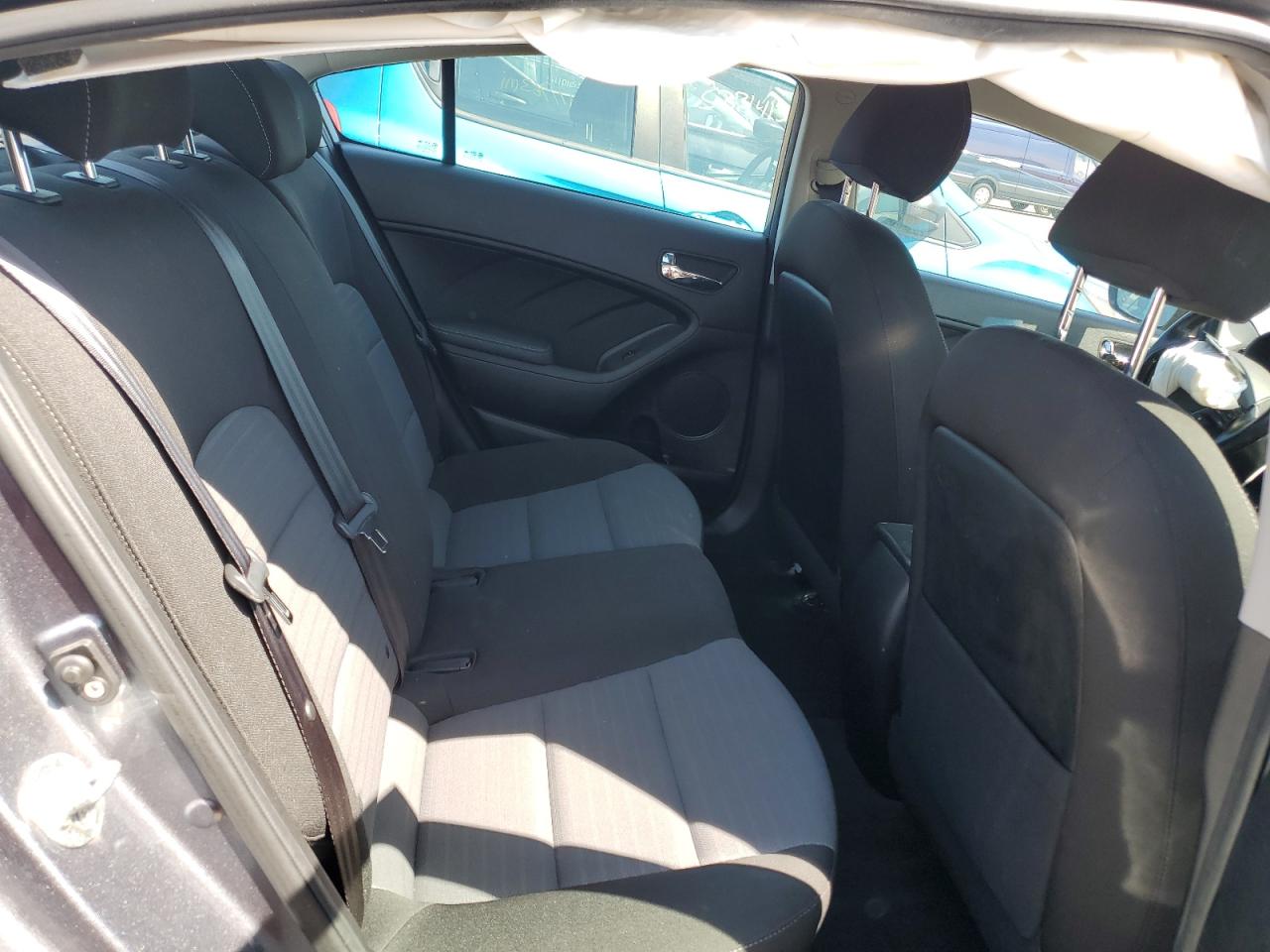 3KPFL4A70JE249816 2018 Kia Forte Lx