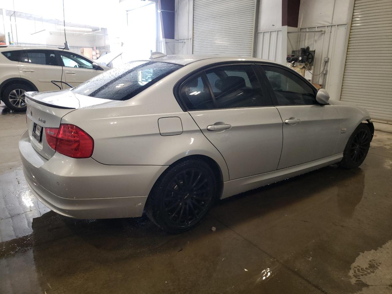 WBAPK7C57BA971516 2011 BMW 328 Xi