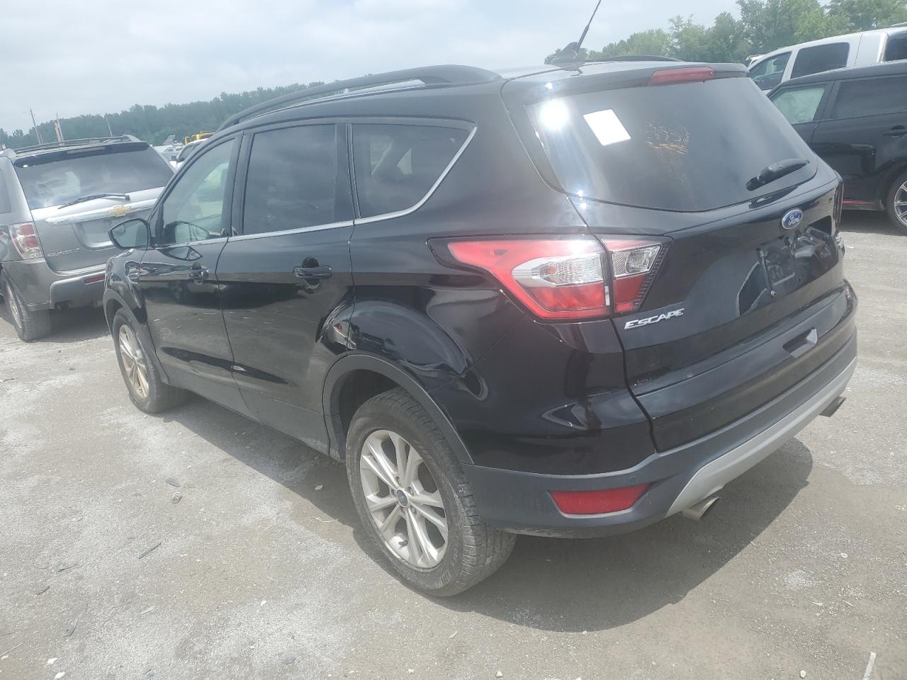 1FMCU0HD8JUC15835 2018 Ford Escape Sel