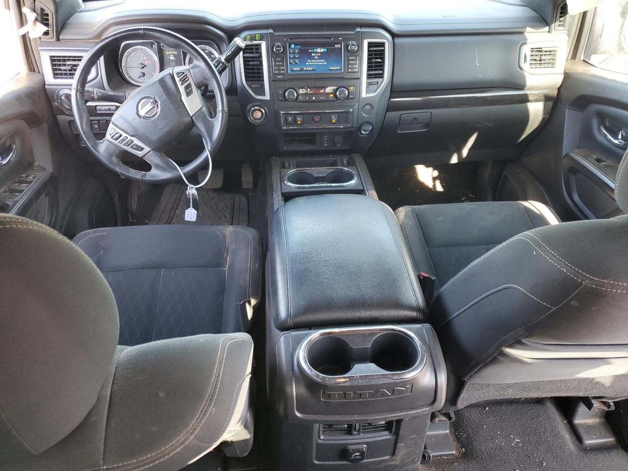 1N6AA1E69JN528769 2018 Nissan Titan Sv