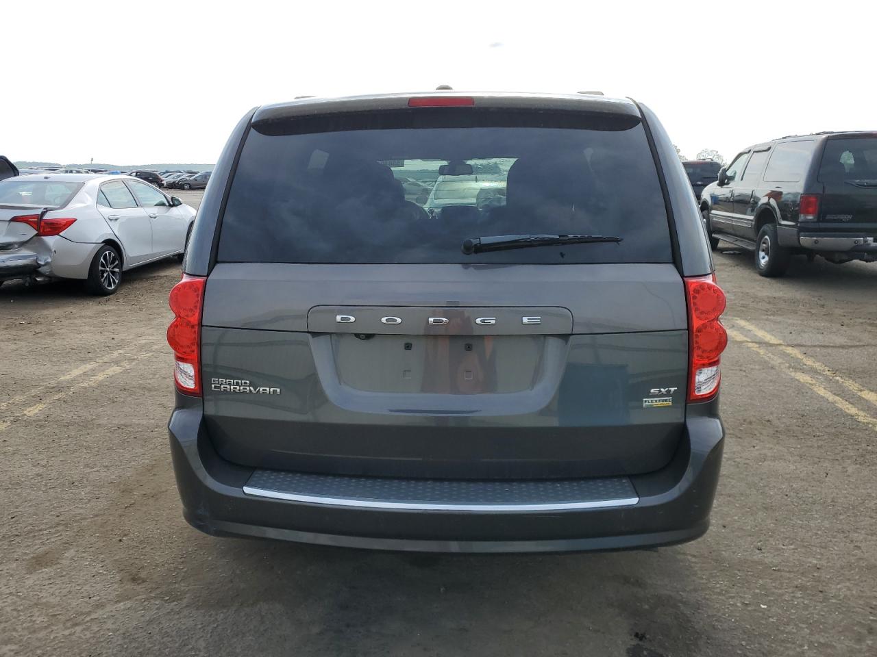 2C4RDGCG1JR359510 2018 Dodge Grand Caravan Sxt