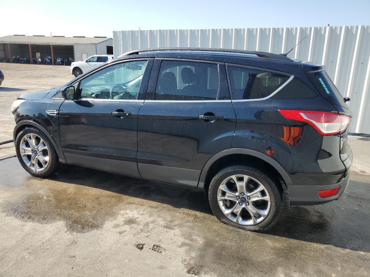 VIN: 1FMCU9GXXGUC28773 2016 FORD ESCAPE