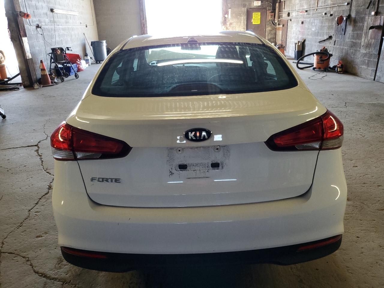 3KPFK4A71HE160432 2017 Kia Forte Lx