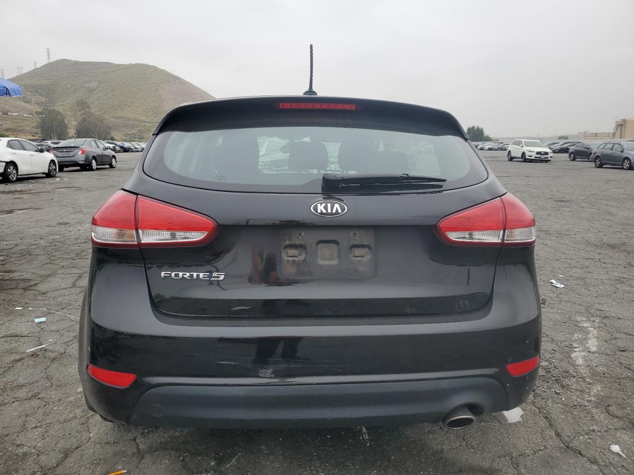 KNAFK5A82H5676094 2017 Kia Forte Lx