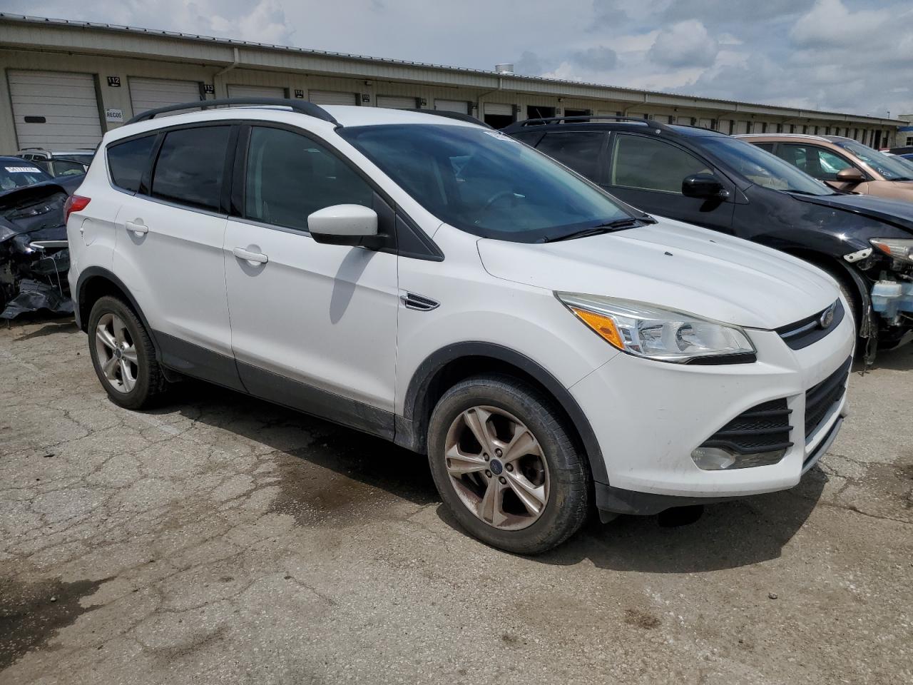 1FMCU9G9XGUC38690 2016 Ford Escape Se