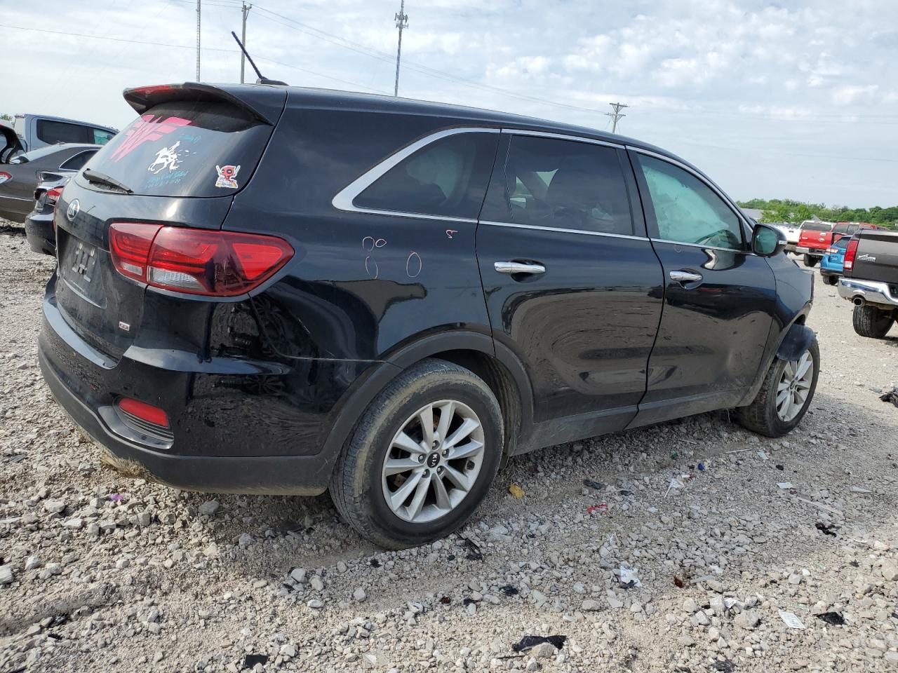 2019 Kia Sorento L vin: 5XYPG4A38KG566138