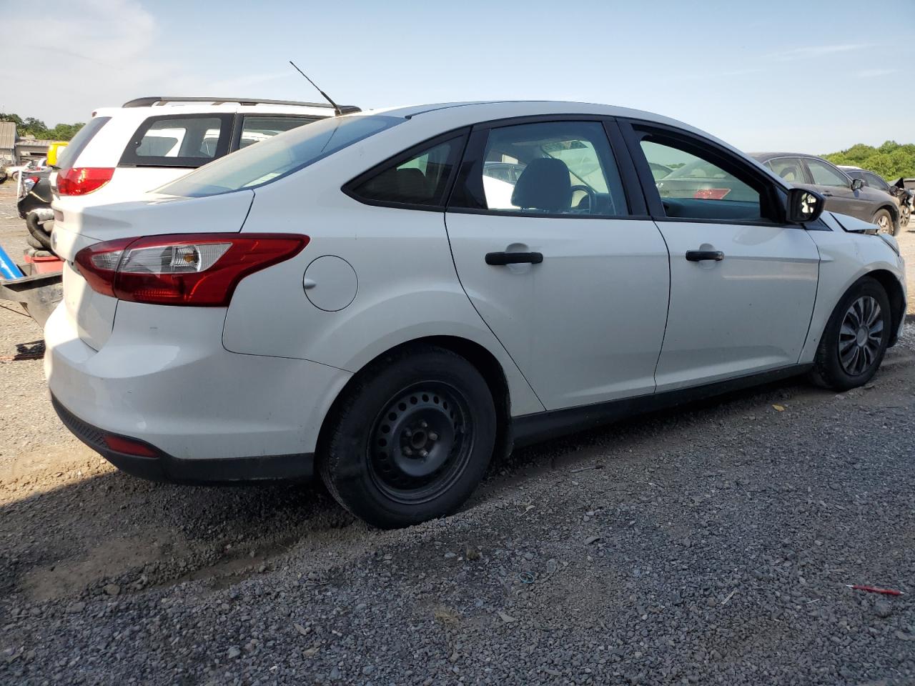 2014 Ford Focus S vin: 1FADP3E20EL337031