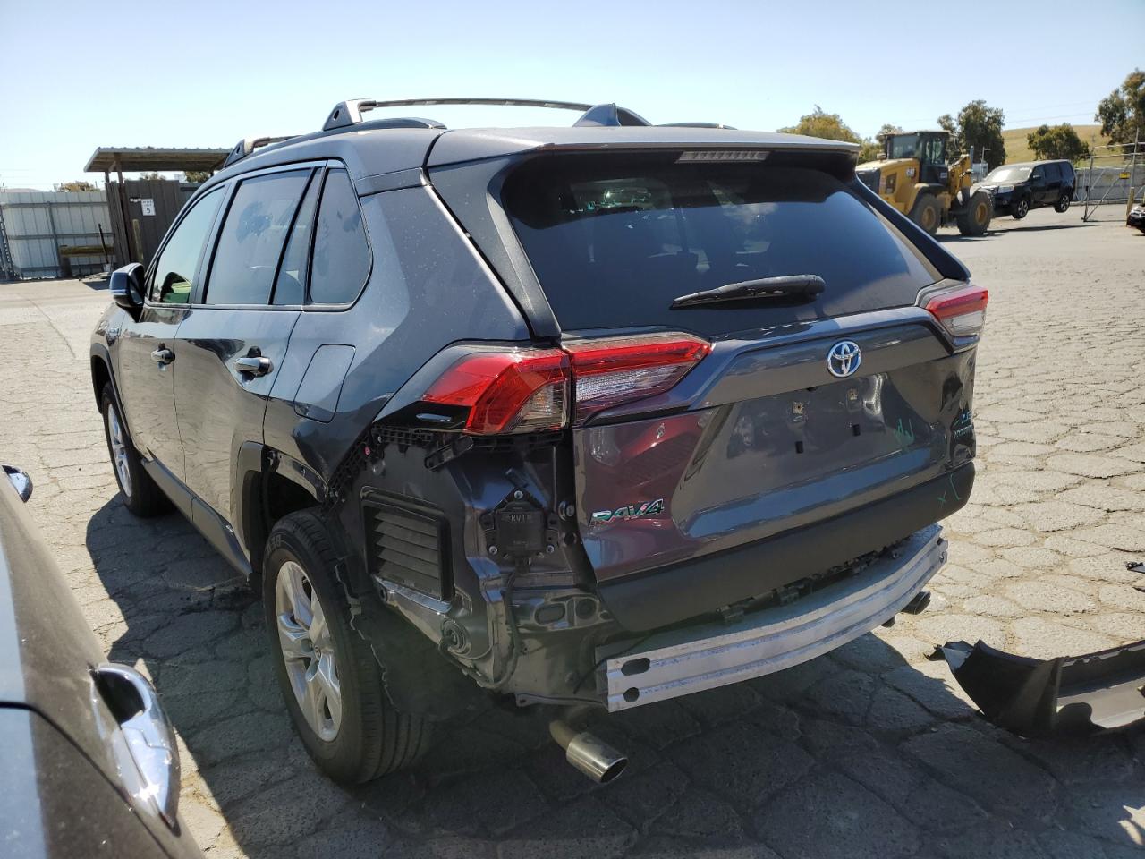 JTMMWRFV8KD030446 2019 Toyota Rav4 Le