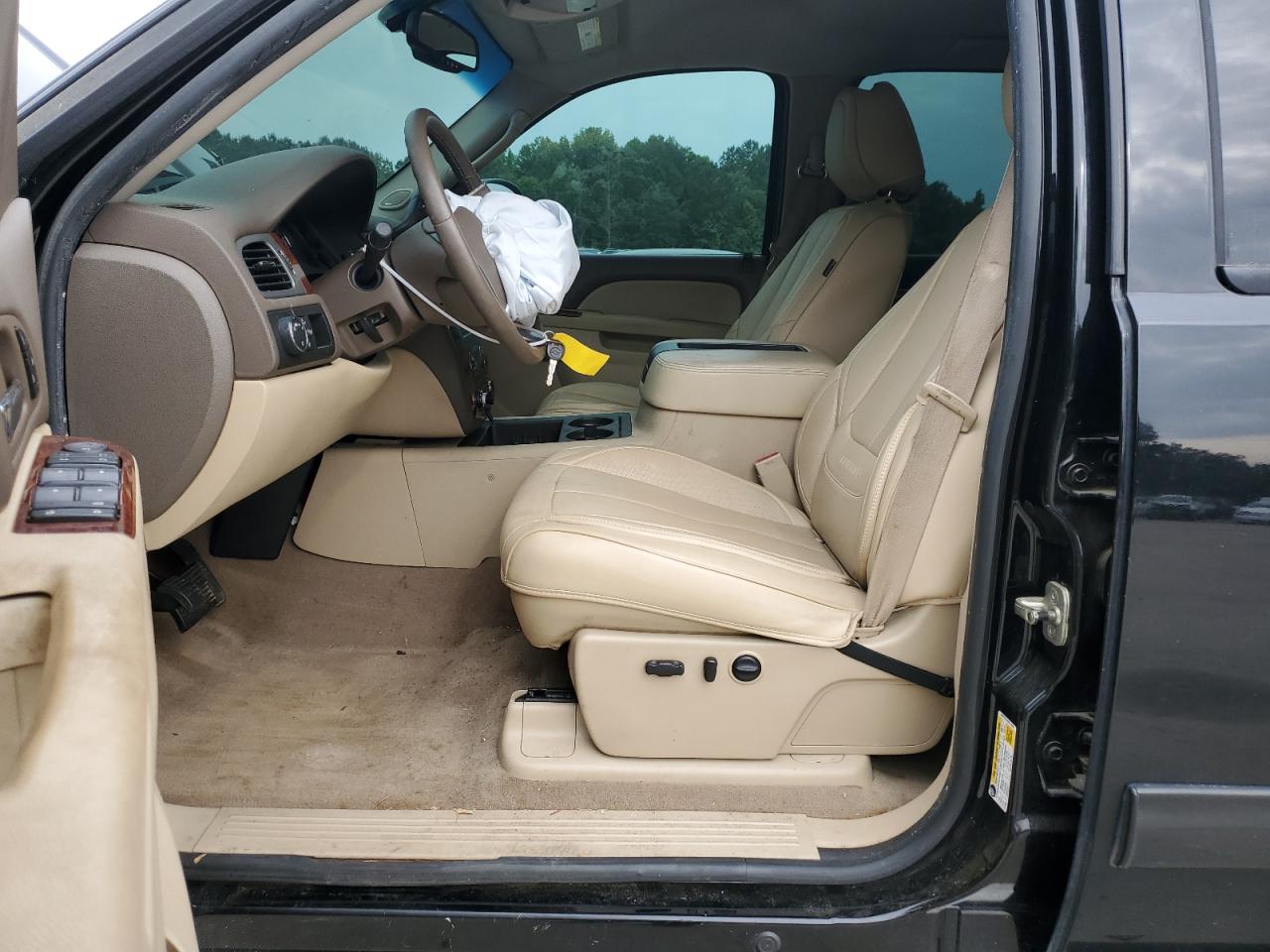 3GCPCTE0XBG113338 2011 Chevrolet Silverado C1500 Ltz