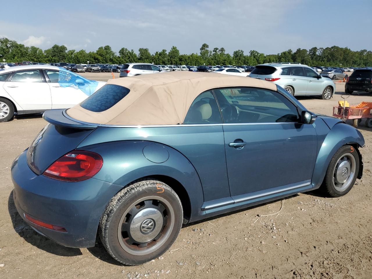 2018 Volkswagen Beetle S vin: 3VW5DAATXJM502664