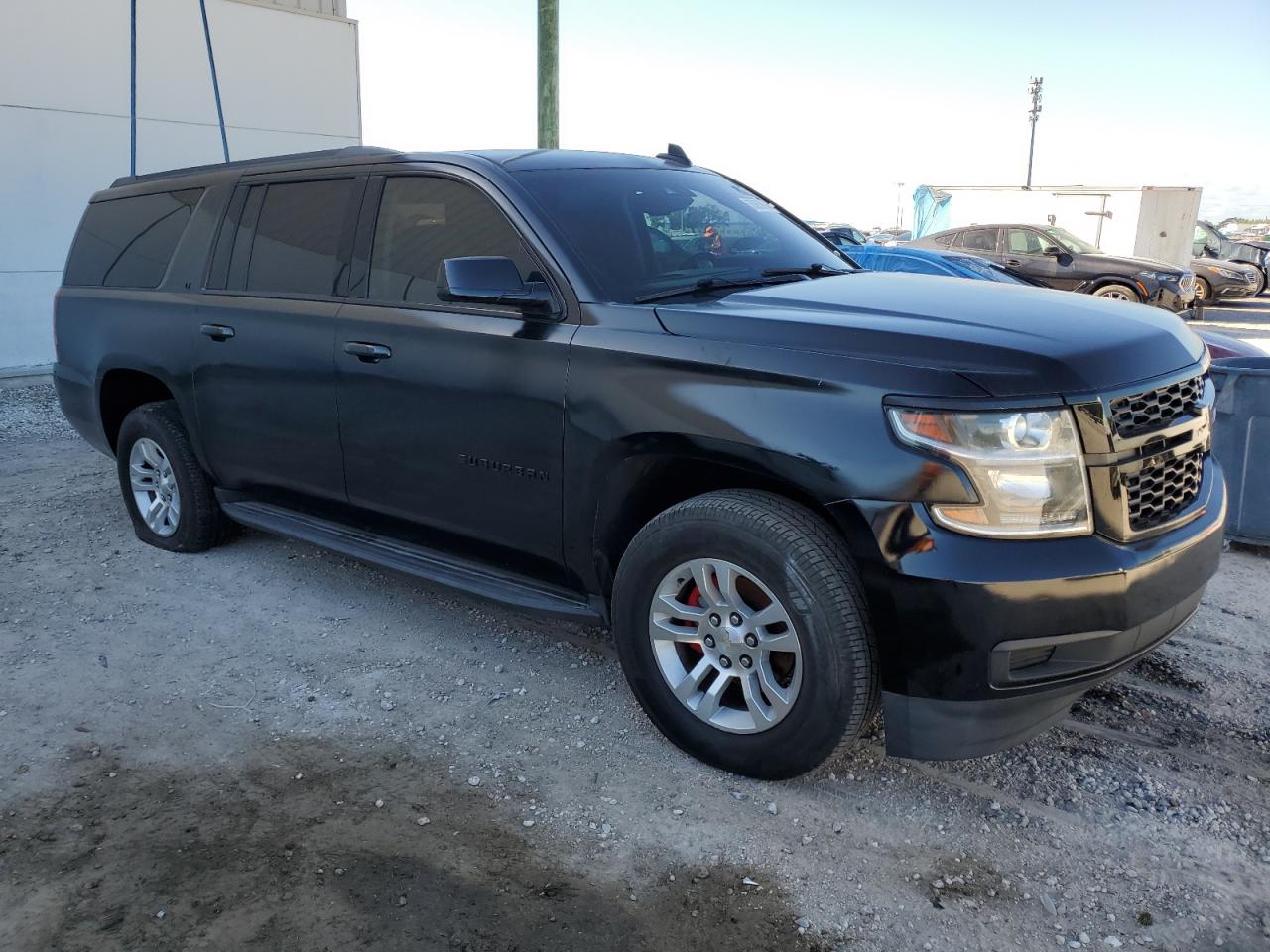 2017 Chevrolet Suburban K1500 Lt vin: 1GNSKHKC4HR277127