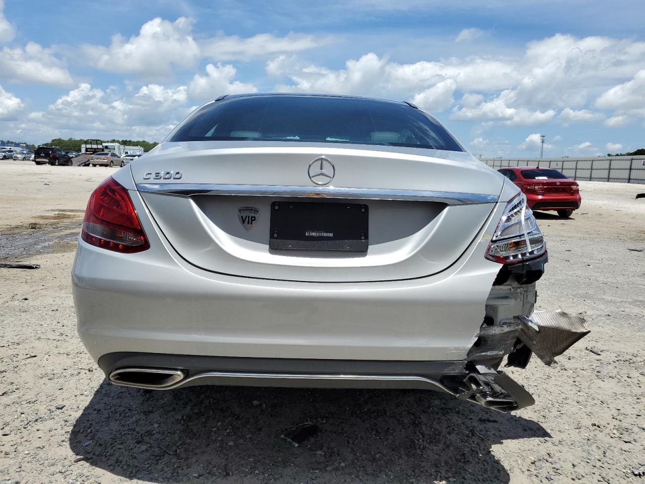 WDDWF4JBXJR346589 2018 Mercedes-Benz C 300