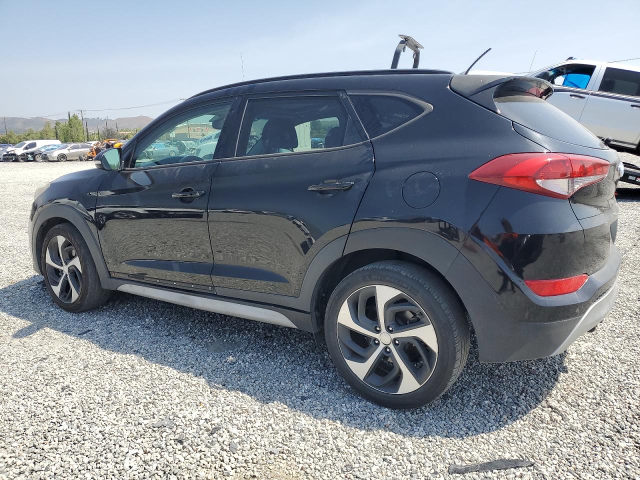 2017 Hyundai Tucson Limited vin: KM8J33A26HU581923